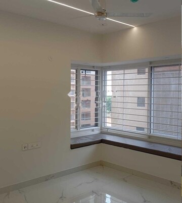 Room in 2.5 BHK Apartment at Bollineni Bion, Kothaguda – for Rent