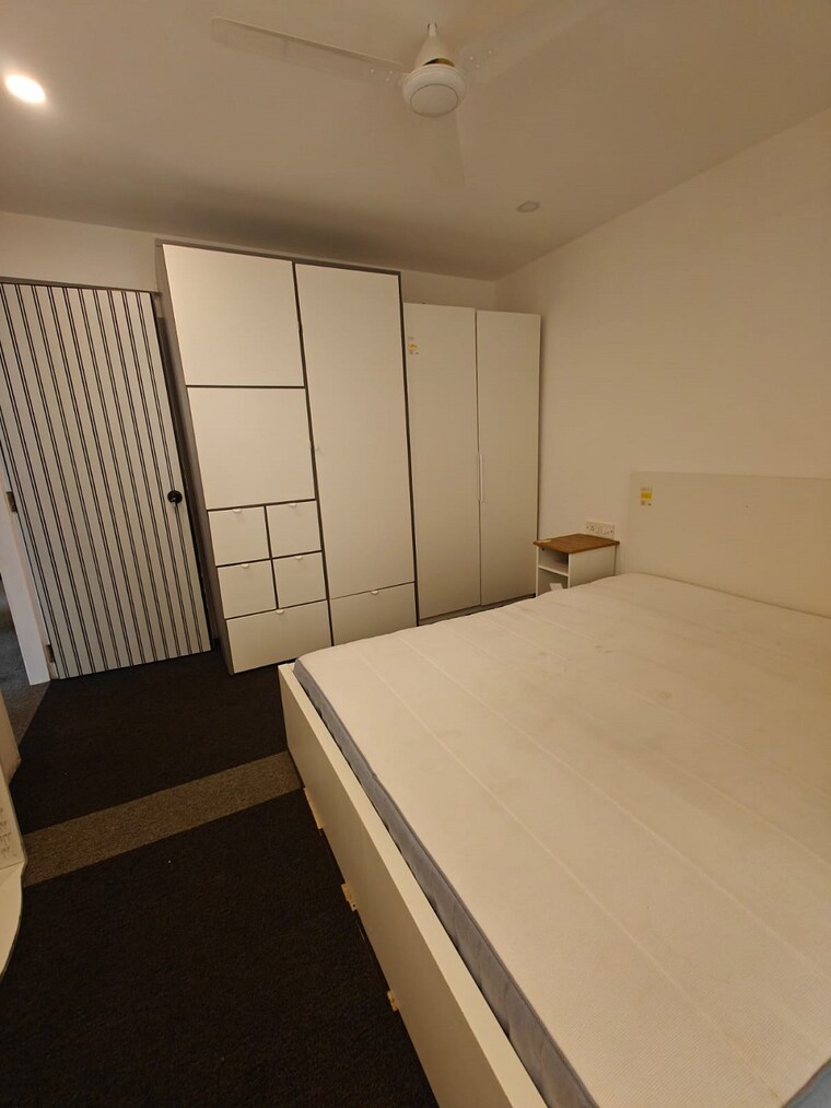 Bedroom, bandra west 2 Bedroom 750 Sq.Ft. Apartment In Bandra West Mumbai 9132891