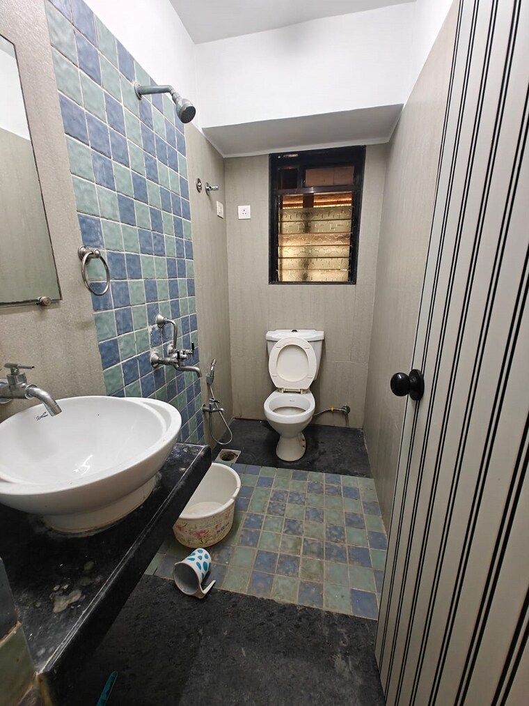 Bathroom, bandra west 2 Bedroom 750 Sq.Ft. Apartment In Bandra West Mumbai 9132891