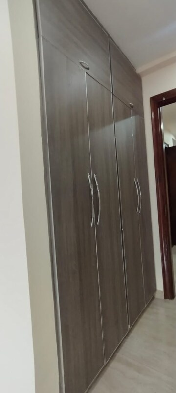 Building Lobby in 4 BHK Builder Floor at Kibithu Homes, Sector 47 – for Rent