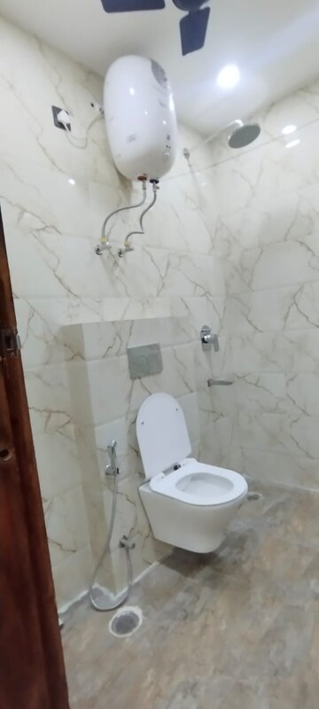 Bathroom in 4 BHK Builder Floor at Kibithu Homes, Sector 47 – for Rent