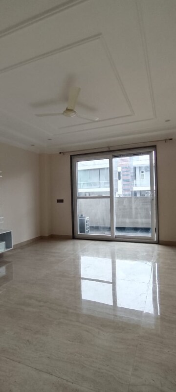 Room in 4 BHK Builder Floor at Kibithu Homes, Sector 47 – for Rent