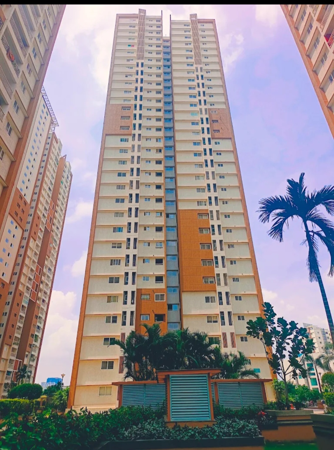 3 BHK + Pooja Room 2500 Sq.Ft. Apartment in Lanco Hills Apartments