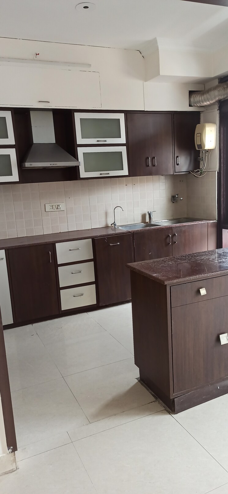Kitchen, abhinandan-cghs 4 Bedroom 2450 Sq.Ft. Apartment In Sector 51 Gurgaon 9132982