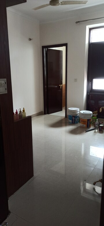 Furnished Amenities in 4 BHK Apartment at Abhinandan CGHS, Sector 51 – for Rent