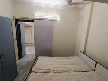 Room in 2 BHK Apartment at Khar West – for Rent