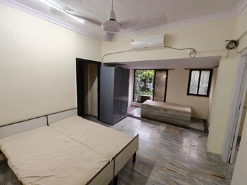 Bedroom in 2 BHK Apartment at Khar West – for Rent