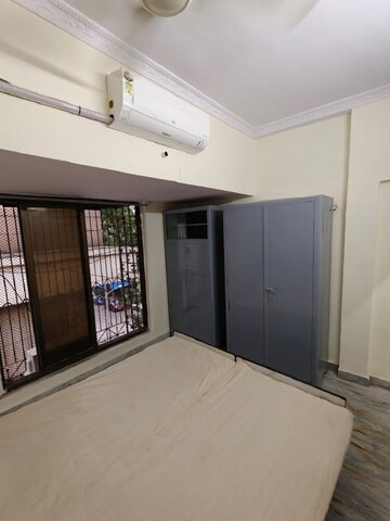 Bedroom in 2 BHK Apartment at Khar West – for Rent