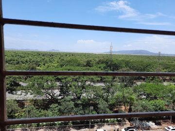 Plot Area in 5 BHK Apartment at Sanpada – for Sale