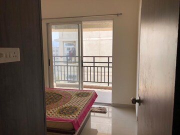 Room in 2 BHK Apartment at Majestique Landmark Miami, Dhayari – for Rent