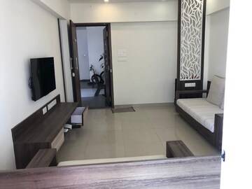 Room in 2 BHK Apartment at Majestique Landmark Miami, Dhayari – for Rent