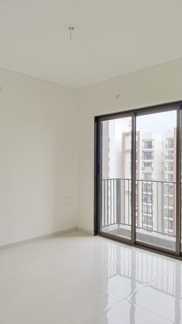 Room in 2 BHK Apartment at Runwal My City, Dombivli East – for Rent