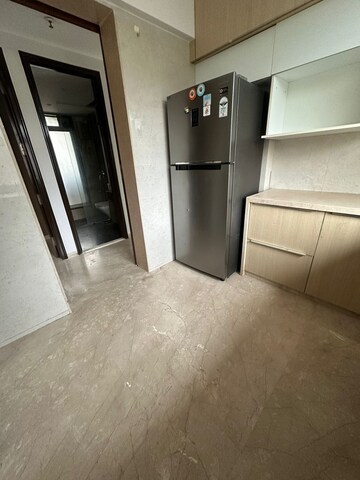 Room in 2 BHK Apartment at Khar West – for Rent