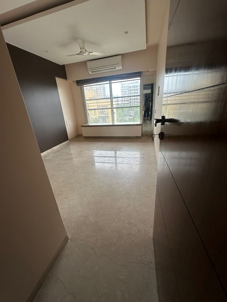 Room, khar west 2 Bedroom 750 Sq.Ft. Apartment In Khar West Mumbai 9132993