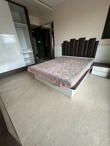 Bedroom in 2 BHK Apartment at Khar West – for Rent