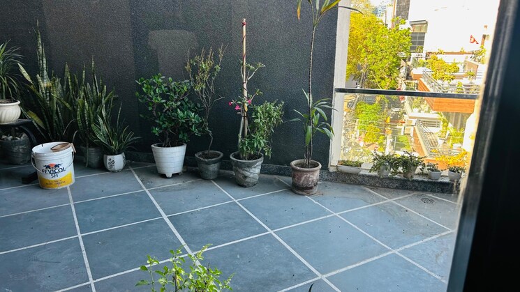 Garden, dlf-atria 4 Bedroom 3200 Sq.Ft. Builder Floor In Dlf Phase ii Gurgaon 9133027