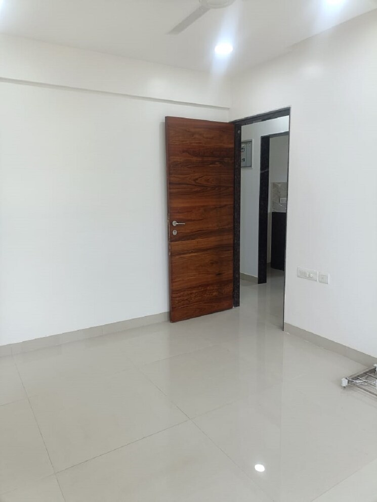Room, santacruz west 2 Bedroom 750 Sq.Ft. Apartment In Santacruz West Mumbai 9133015