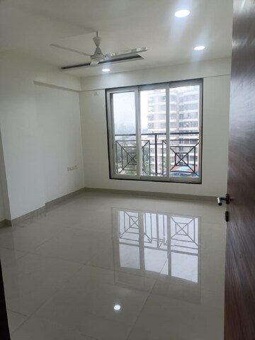 Room in 2 BHK Apartment at Santacruz West – for Rent