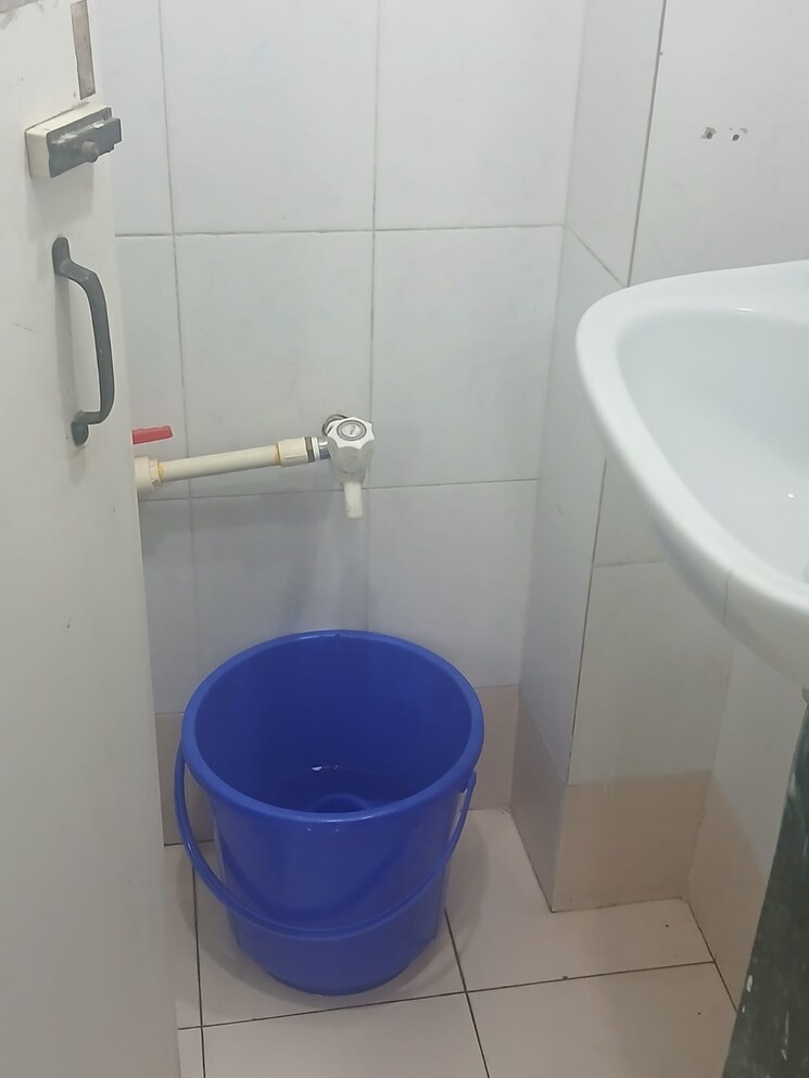 Bathroom, sanpada Commercial Shop 680 Sq.Ft. In Sanpada Navi Mumbai 9133014