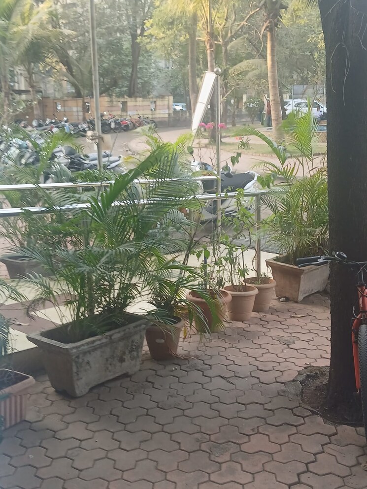 Balcony, sanpada Commercial Shop 680 Sq.Ft. In Sanpada Navi Mumbai 9133014