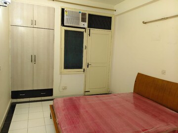 Room in 3.5 BHK Builder Floor at Sushant Lok 2, Sector 57 – for Rent