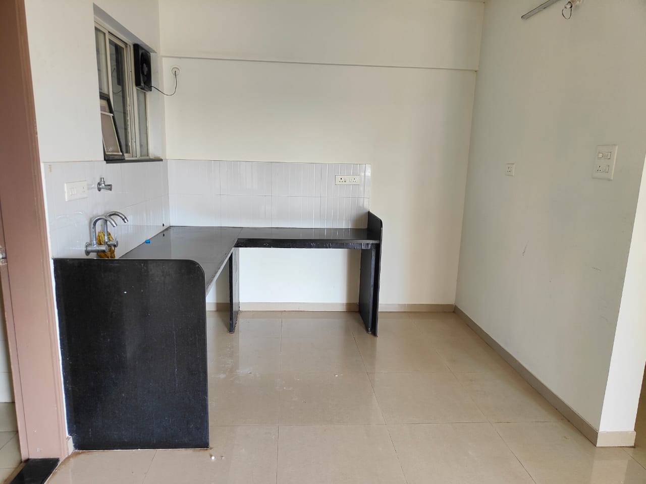 2 BHK + Servant Room Apartment For Rent in Tejas Pooja Poorva Shrushti