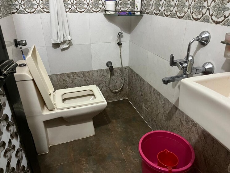 Bathroom, shah-complex-3 2 Bedroom 900 Sq.Ft. Apartment In Sanpada Navi Mumbai 9133071