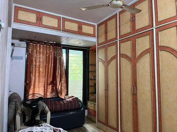 Living Room in 2 BHK Apartment at Shah Complex 3, Sanpada – for Rent
