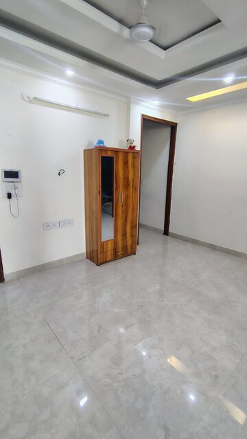Room in 3.5 BHK Builder Floor at Sushant Lok 2, Sector 57 – for Rent