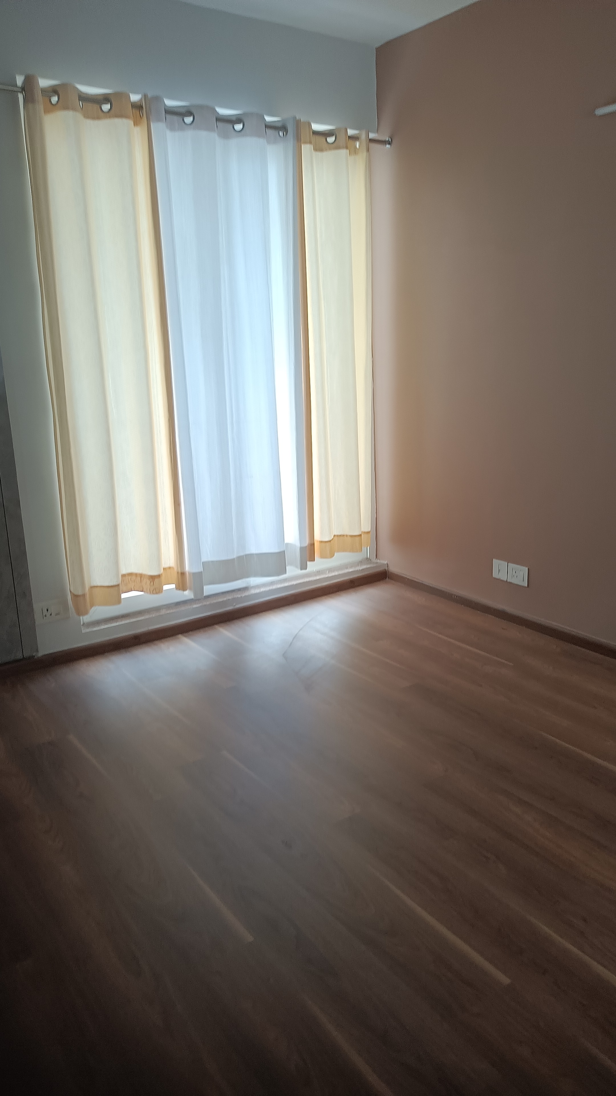 3 BHK + Servant Room Apartment For Rent in Lotus Panache