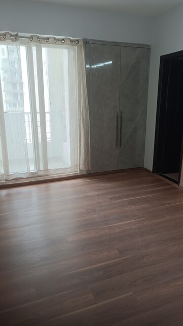 Room in 3 BHK Apartment at Lotus Panache, Sector 110 – for Rent