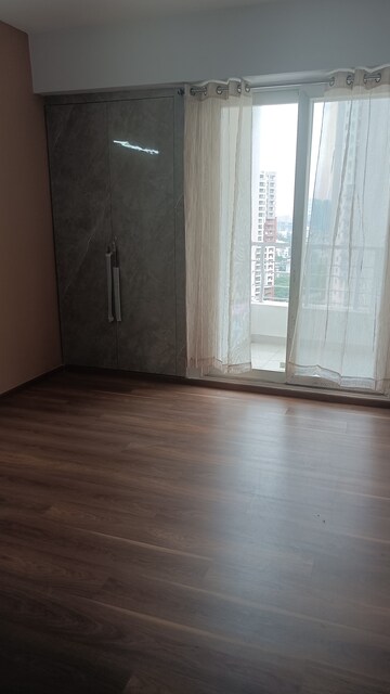 Room in 3 BHK Apartment at Lotus Panache, Sector 110 – for Rent
