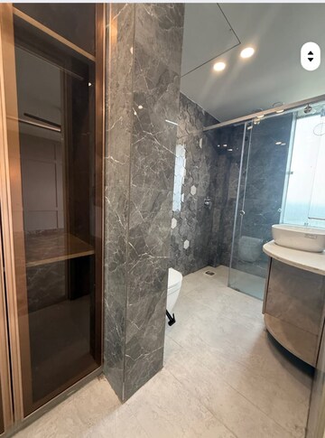 Bathroom in 3 BHK Builder Floor at DLF Qerwa, Sector 28 – for Rent