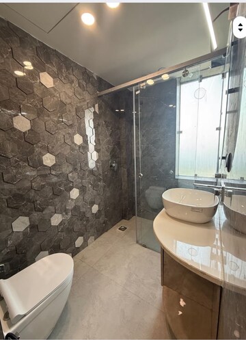 Bathroom in 3 BHK Builder Floor at DLF Qerwa, Sector 28 – for Rent