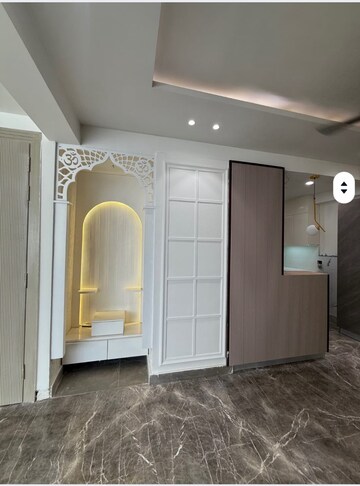 Building Lobby in 3 BHK Builder Floor at DLF Qerwa, Sector 28 – for Rent