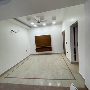 Bedroom in 5 BHK Builder Floor at Sector 21a – for Sale