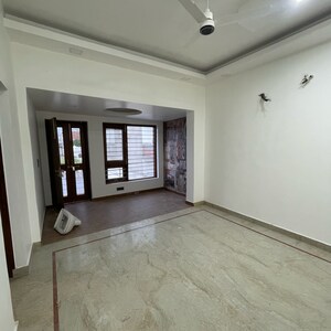 Room in 5 BHK Builder Floor at Sector 21a – for Sale