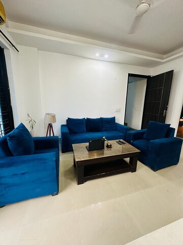 Living Room in 3 BHK Builder Floor at Ameya One, Sector 42 – for Rent