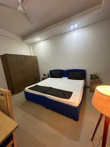 Bedroom in 3 BHK Builder Floor at Ameya One, Sector 42 – for Rent