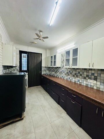 Kitchen in 3 BHK Builder Floor at Ameya One, Sector 42 – for Rent