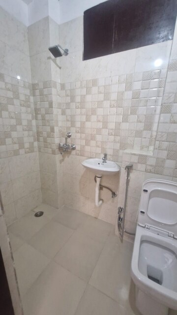 Bathroom in 3 BHK Builder Floor at SS Mayfield Gardens, Sector 51 – for Rent