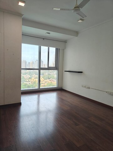 Room in 4 BHK Apartment at Bombay Realty Island City Center, Wadala – for Rent