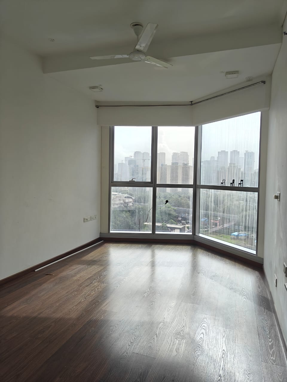 4 BHK 2800 Sq.Ft. Apartment in Bombay Realty Island City Center