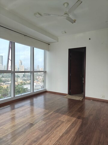 Room in 4 BHK Apartment at Bombay Realty Island City Center, Wadala – for Rent