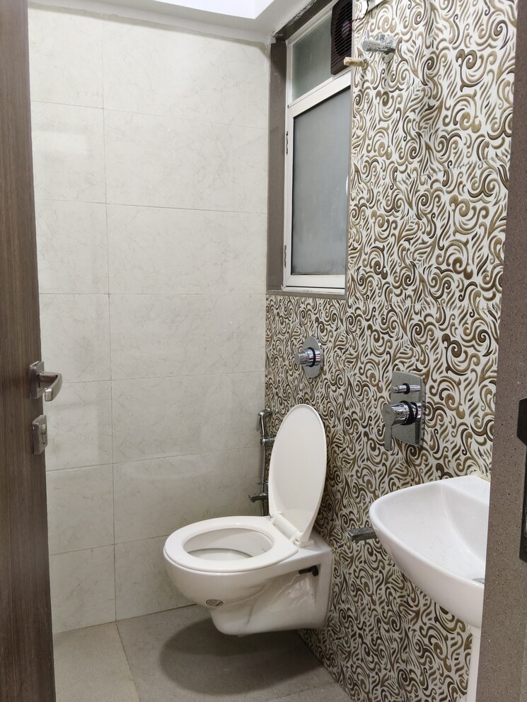 Bathroom, gurukrupa-ghanshyam 1 Bedroom 400 Sq.Ft. Apartment In Pant Nagar Mumbai 9133153