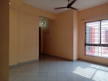 Room in 3 BHK Apartment at Genexx Valley, Diamond Harbour Road – for Rent