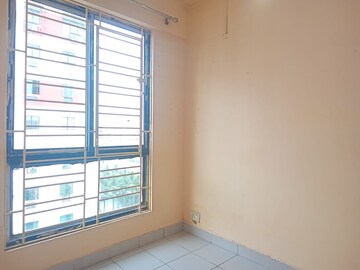 Room in 3 BHK Apartment at Genexx Valley, Diamond Harbour Road – for Rent