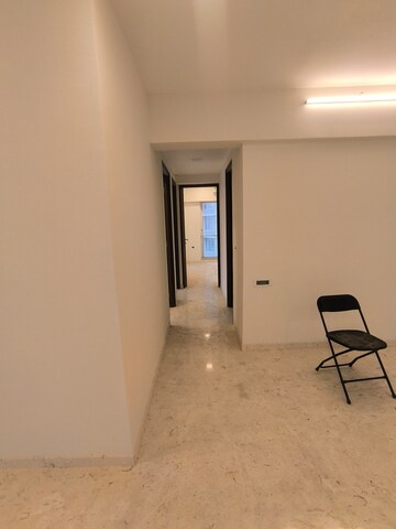 Room in 2.5 BHK Apartment at Ekta Tripolis, Goregaon West – for Rent