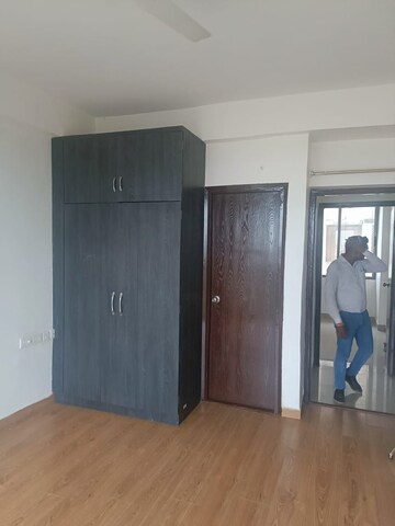 Room in 3 BHK Apartment at Thatipur – for Rent