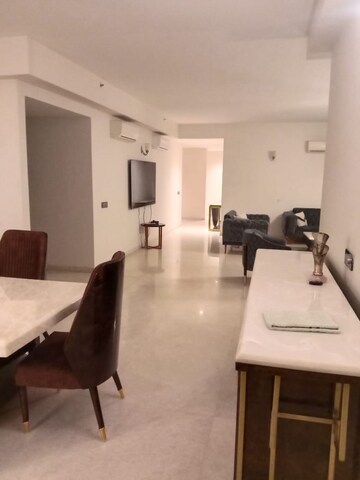 Team Area in 4 BHK Apartment at DLF The Crest, Sector 54 – for Rent